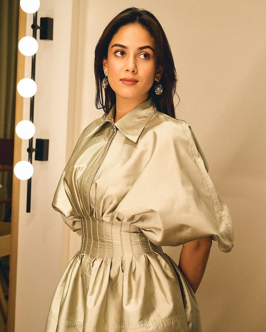 Mira Rajput's 'Phases Of The Moon' In Ivory Dress: SEE PHOTOS