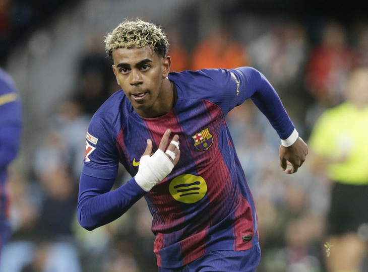 Yamal có màn trình diễn để đời trong ngày sinh nhật của Barca