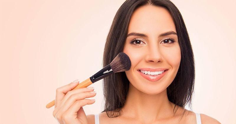 Tips Tampil Percaya Diri Sepanjang Hari di Kantor - Info Malang Raya AA1Rq06J - Info Malang Raya