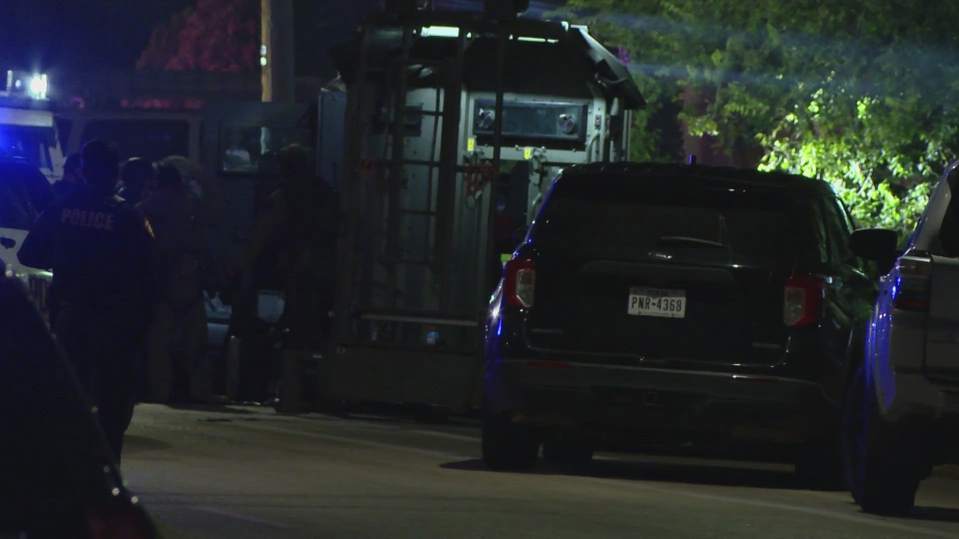 Barricaded suspect inside San Antonio home surrenders after nearly 7 ...