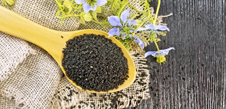 ملعقة من حبة البركة