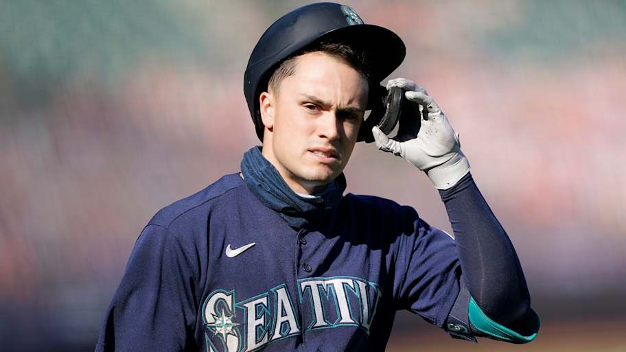 Mariners' disastrous dice roll on Evan White contract is newly relevant ...