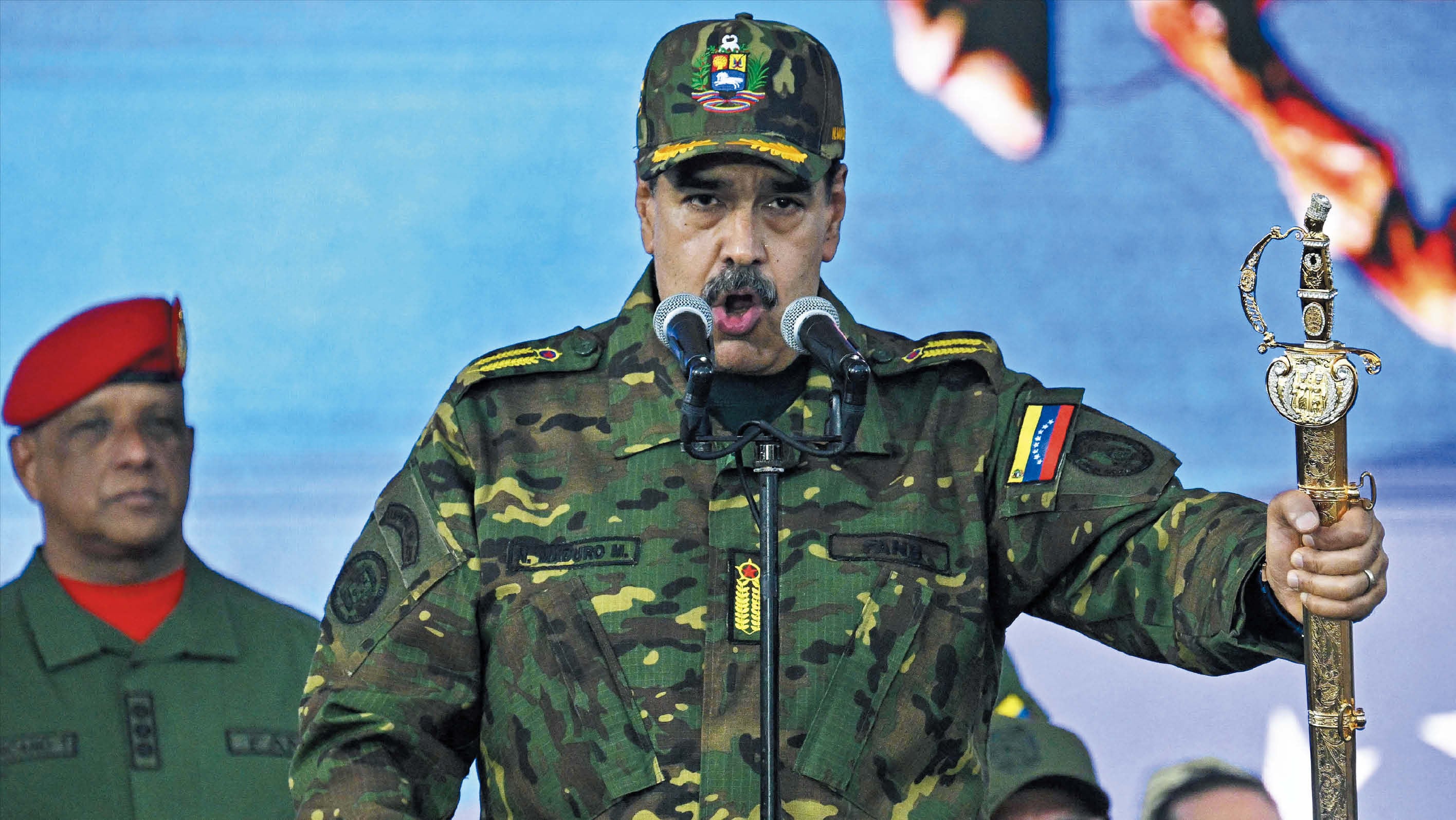 Trump Declares Venezuelan Airspace Closed, Pressures Maduro to Resign