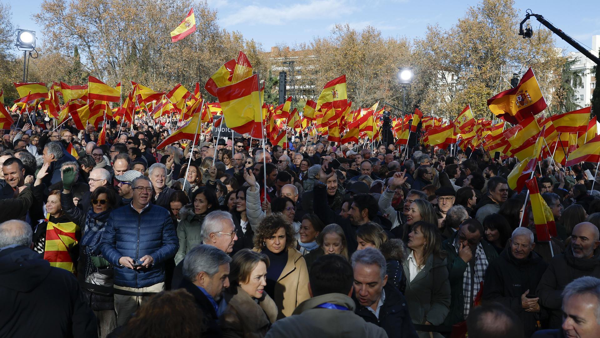 El PP vuelve a la calle contra Sánchez seis meses después