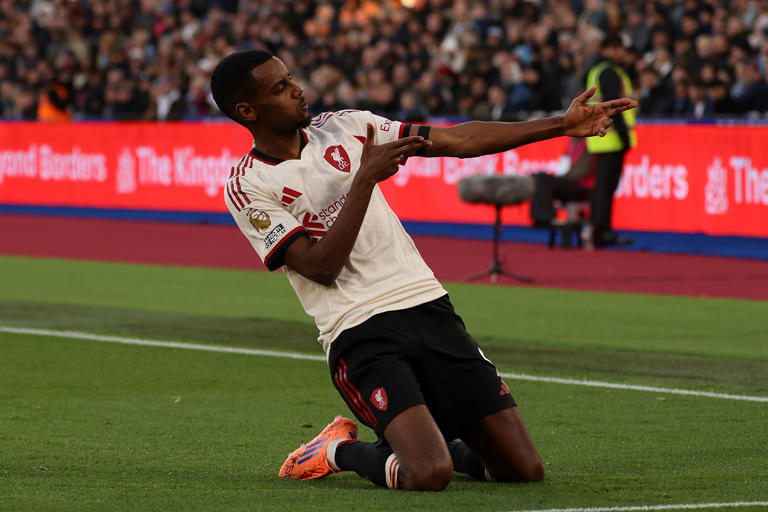 Newcastle United duo give two-word reactions as Alexander Isak finally ...