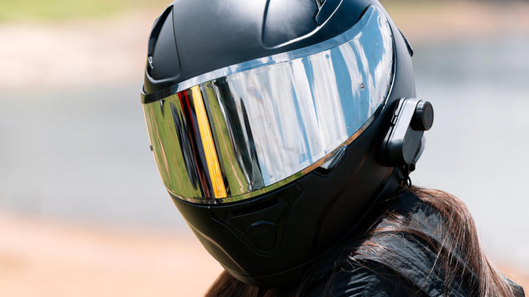 Does Windex Clean Motorcycle Helmet Visors?