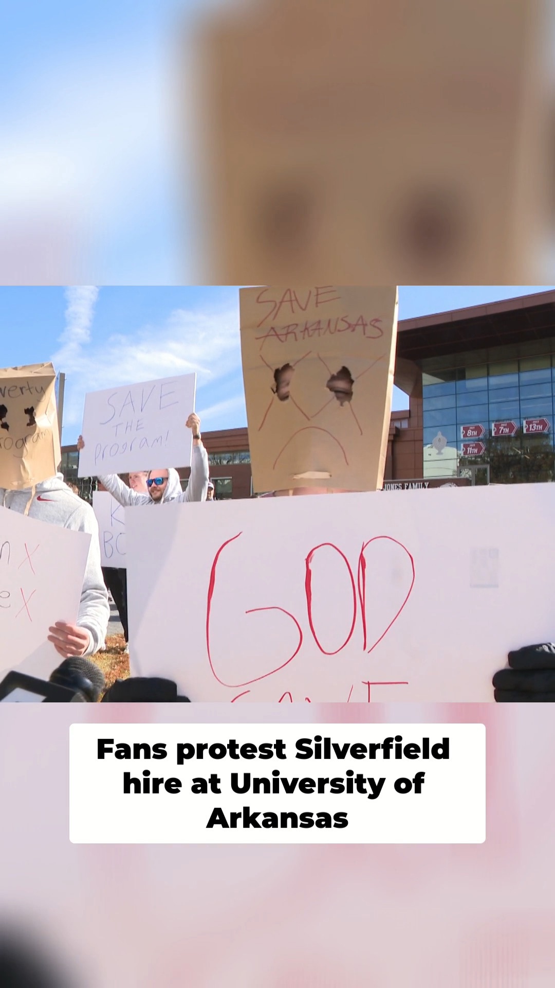 Arkansas fans protest Silverfield hire