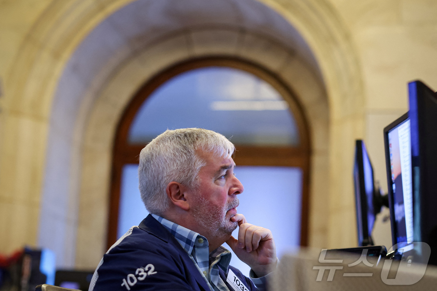 위험 회피, 비트코인 폭락…미증시 일제↓ 다우 0.90%(상보)