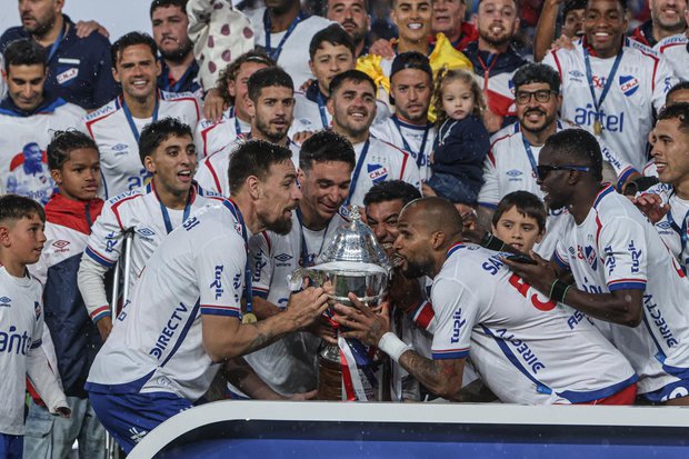 ¿Sebastián Coates se retira? Esto dijeron Flavio Perchman y el capitán ...