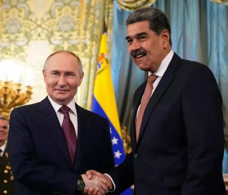 Russia abandoning Venezuela? Moscow reroutes tourists to Cuba as the US deploys 11 warships and 15,000 troops in the Caribbean