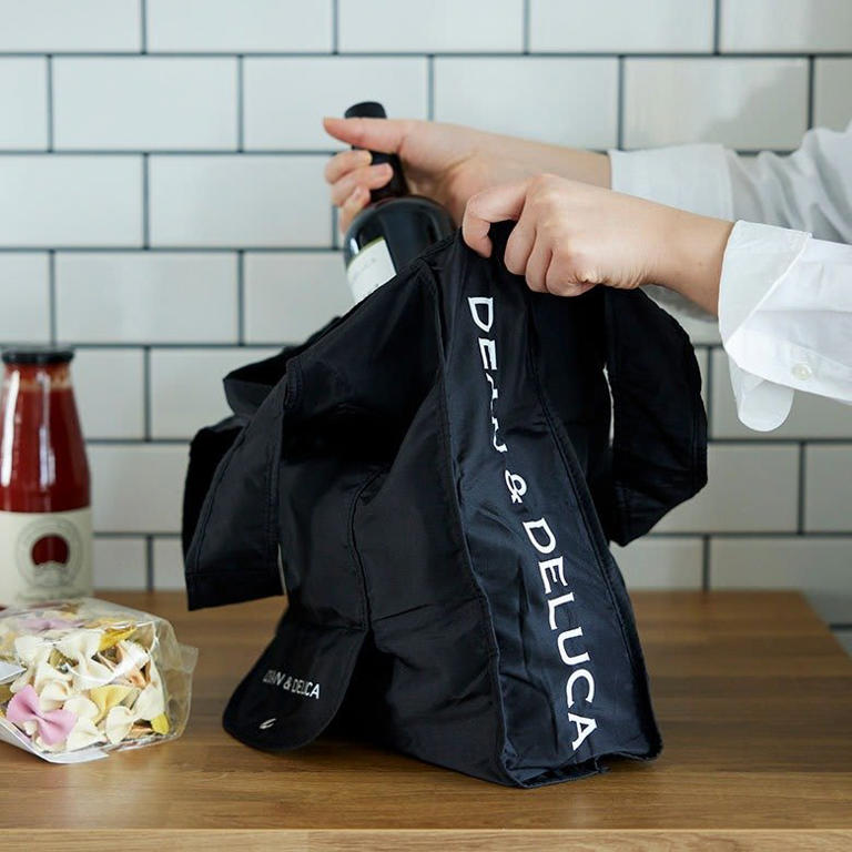 1683円が今だけ！」DEAN&DELUCAの超定番「汚れ目立たない黒バッグ