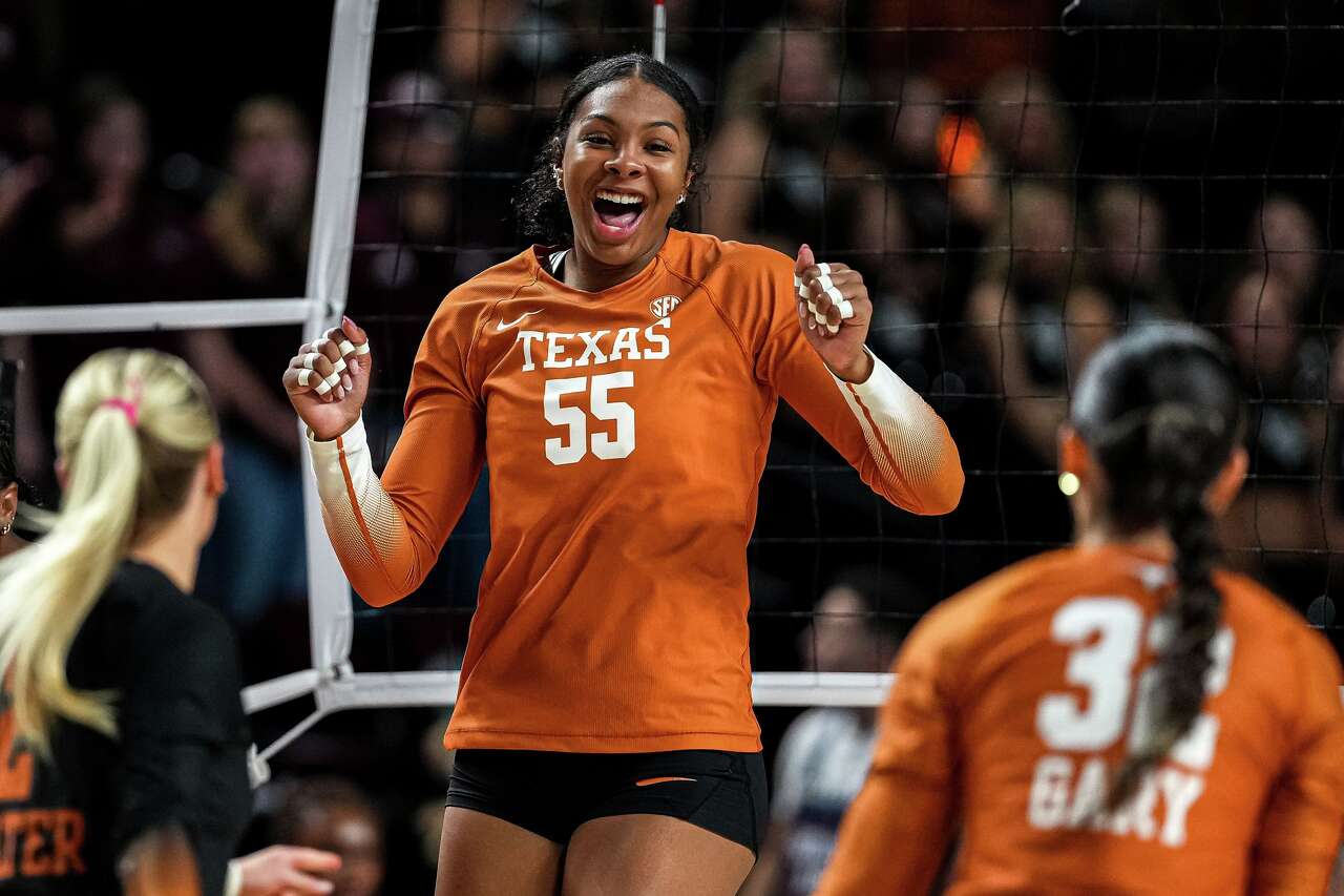 Like playing with MJ: Nya Bunton bided time behind greats. Will it help ...