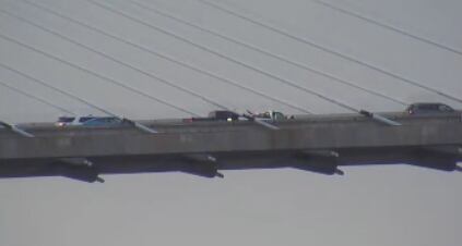 6-vehicle crash closes northbound lane on Talmadge Bridge