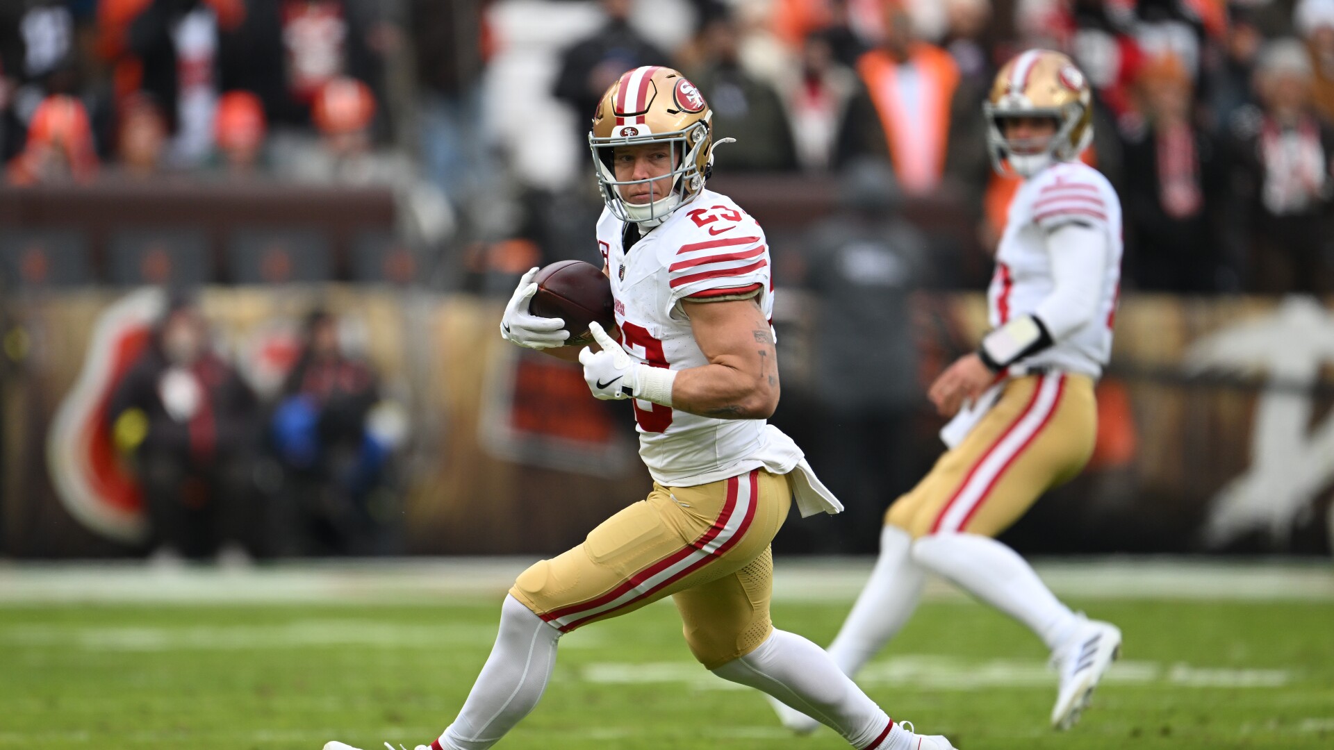 49ers lead Browns 10 8 at halftime