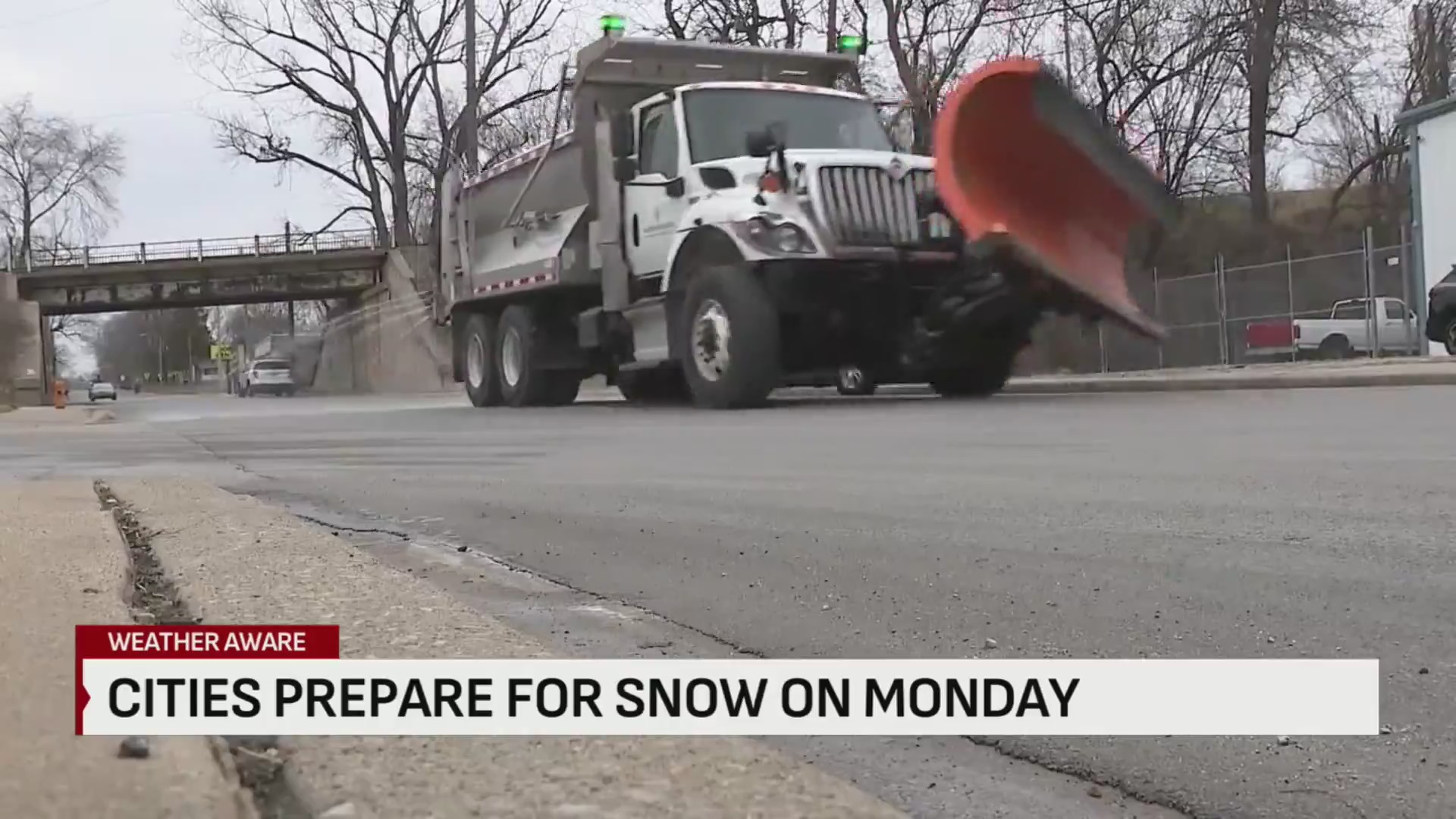 Kansas City Metro cities prep for snowfall Monday: Here's how to stay safe