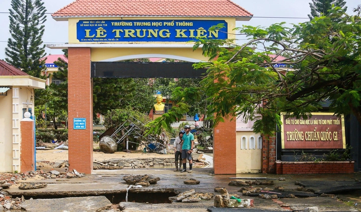 275.000 sách giáo khoa cấp tốc đến vùng lũ Khánh Hòa, Phú Yên cũ