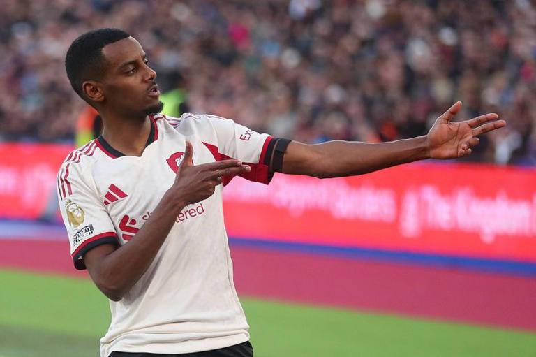 Alexander Isak's words sum up feelings as Liverpool star breaks goal ...
