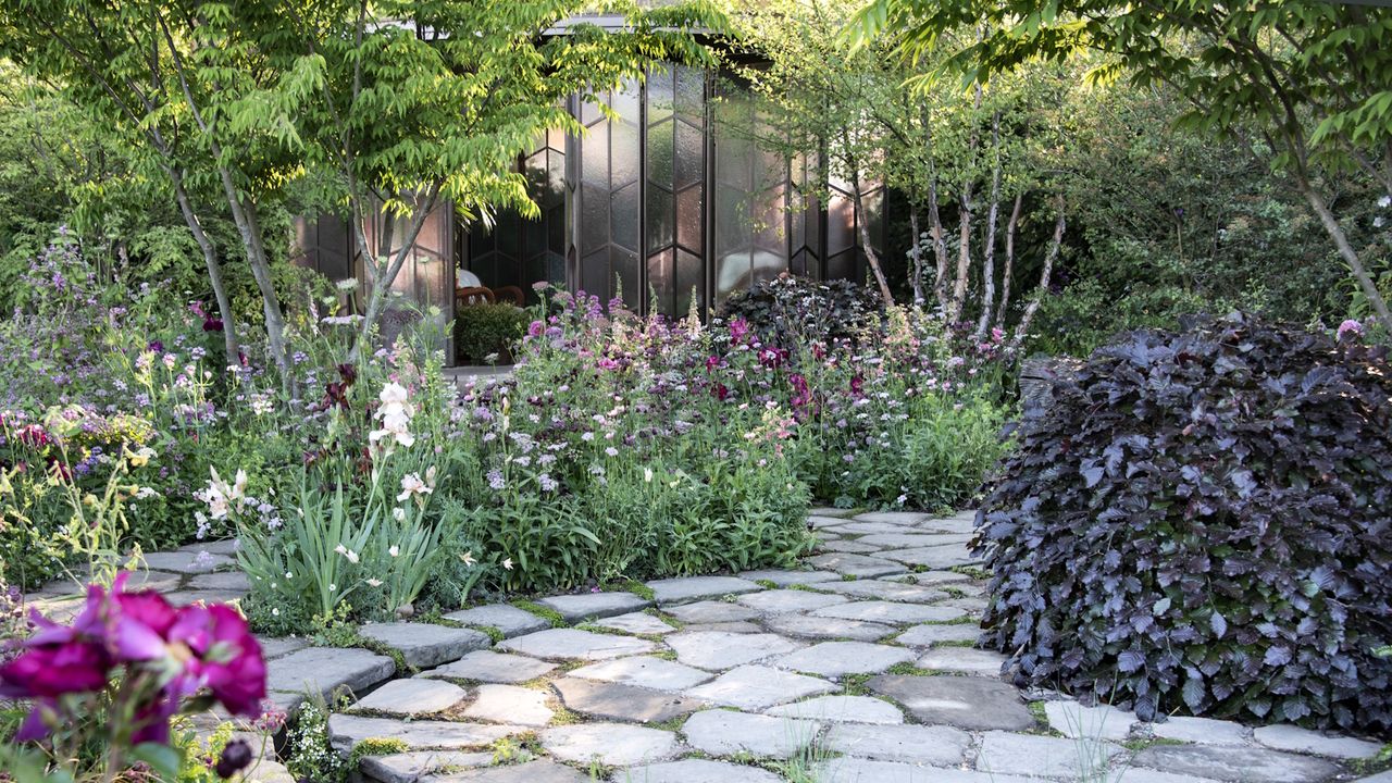 5 Design Secrets for Transforming Outdoor Eyesores Into Garden Features