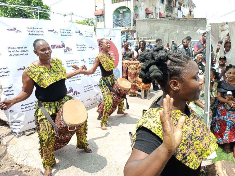 Kinshasa : les médias congolais appelés à promouvoir la coiffure africaine