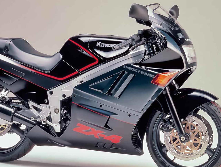 カワサキ「ZX-4（ZX400G）」（1988年）軽量コンパクト、高性能を意識し