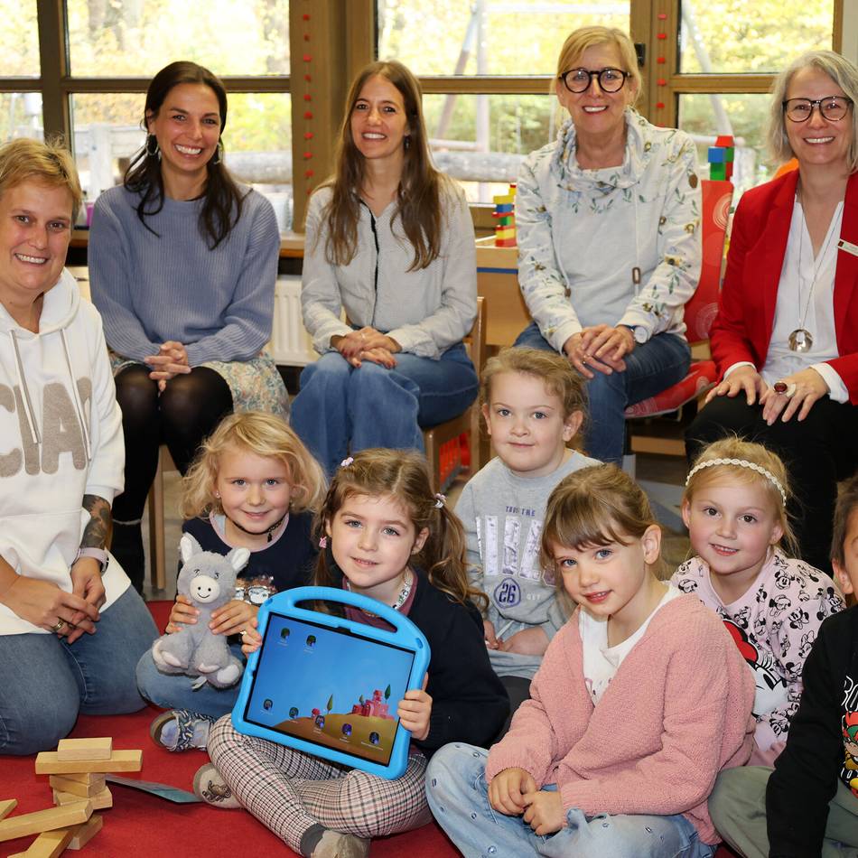 Tablets für die Maxi-Kinder der Rheinberger Kita St. Peter