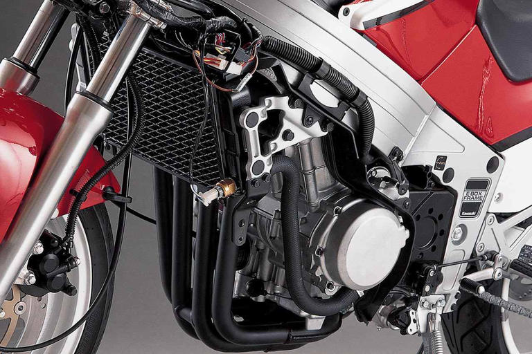 カワサキ「ZX-4（ZX400G）」（1988年）軽量コンパクト、高性能を意識し