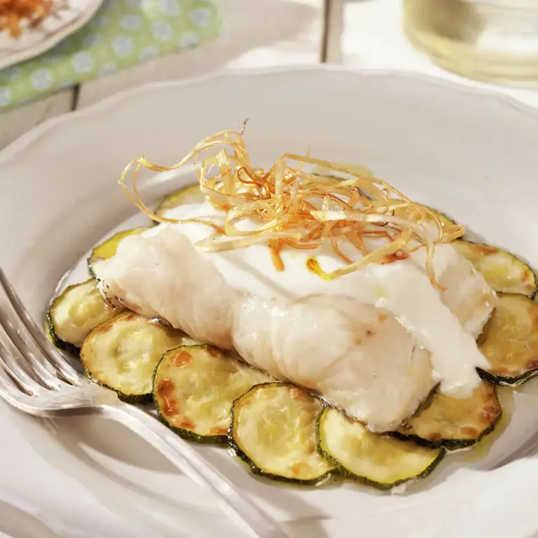 Carmen Lomana nos descubre su receta ligera de merluza: 