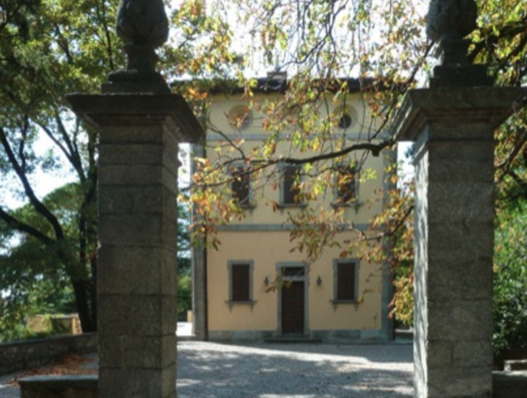 Eupilio e la Casa delle Streghe: una passeggiata gotica a dicembre, tra