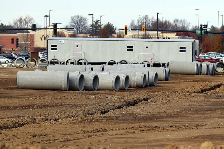 Work progresses at site of new Meijer in Glen Carbon