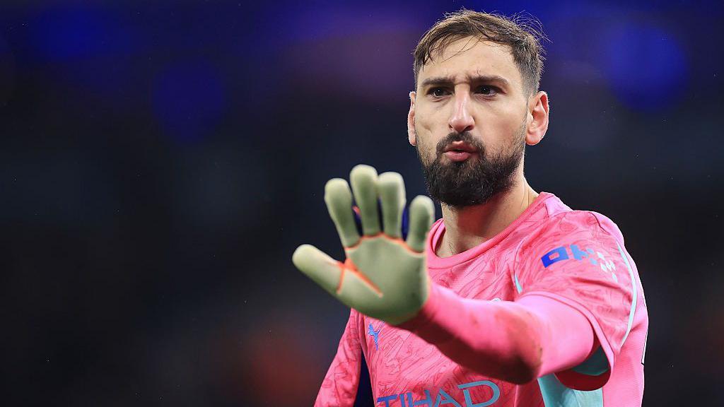 ¿Quién está a una tarjeta de la suspensión en la Premier League?