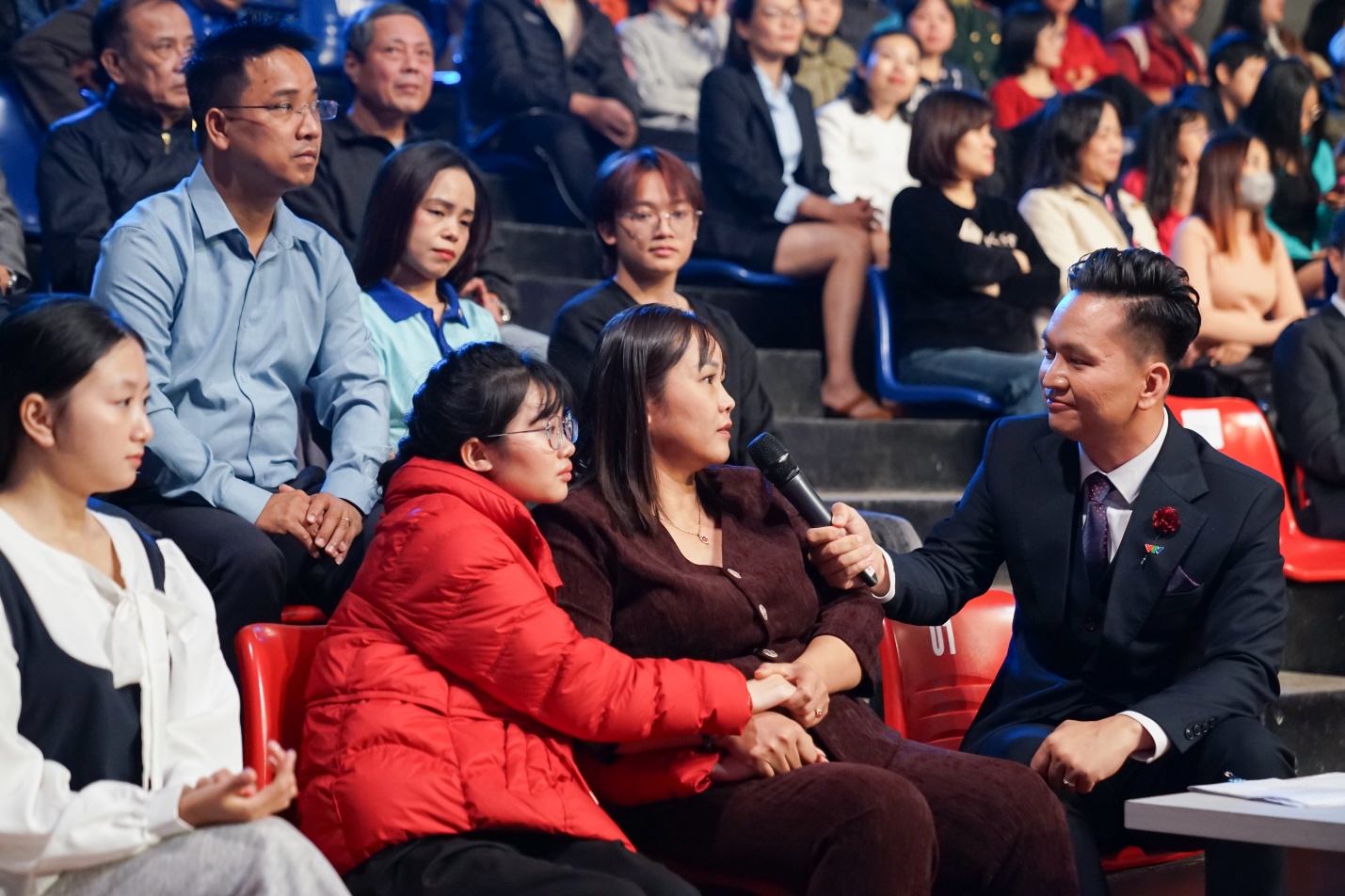 Trái tim cho em và hành trình hồi sinh của cô bé mồ côi