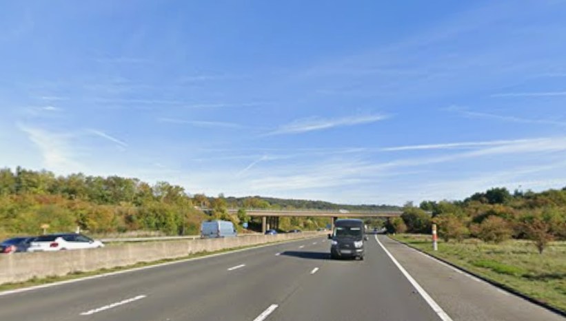 M5 near Bristol closes in both directions following 'serious collision'