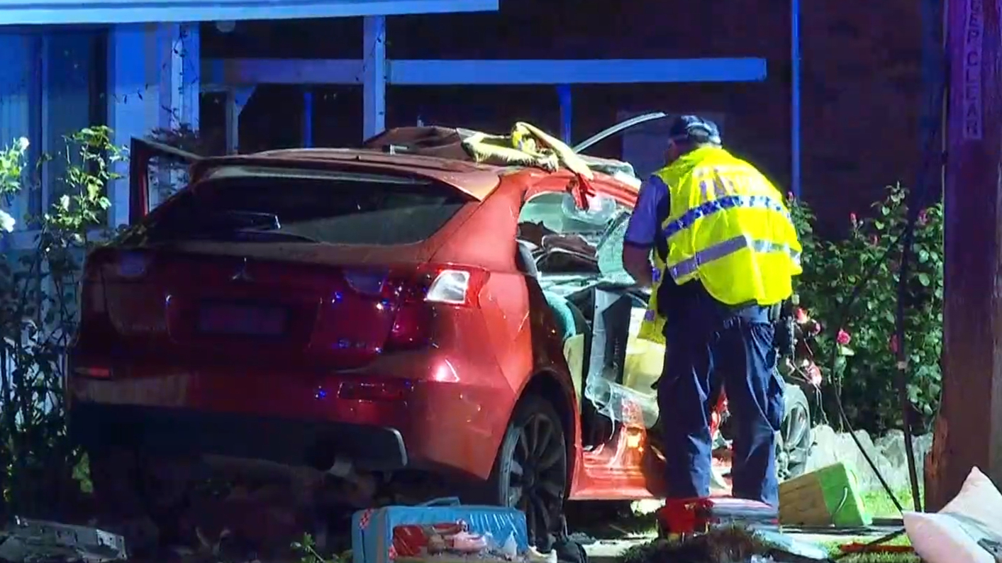 Man killed, two seriously injured after crash on major Sydney road