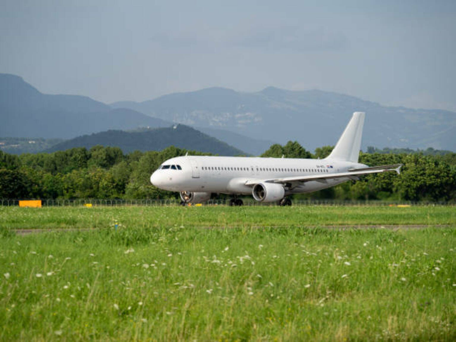 Airbus A320 quality issue continues to weigh on U.S. carriers - update