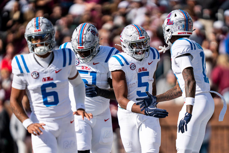 Ole Miss takes tumble in CFP odds after Lane Kiffin exits