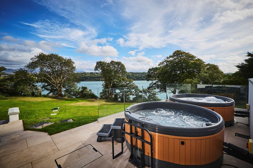 Huge coastal holiday house with mini spa and yoga room will make you ...