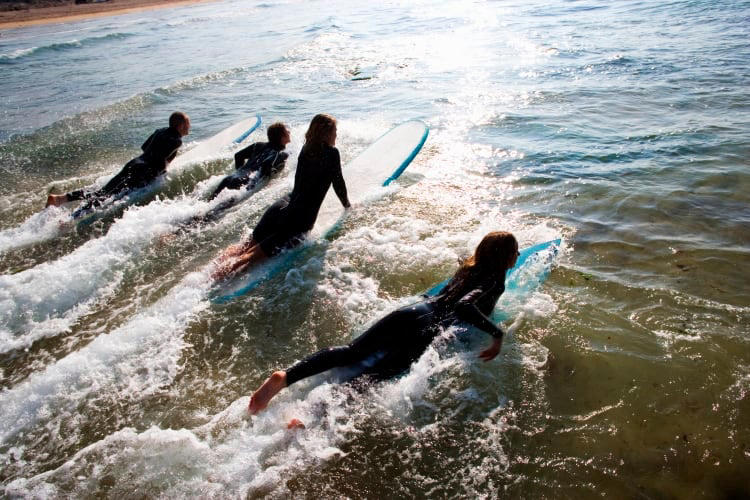 8 Common Beginner Mistakes in Surfing (And How You Can Fix Them)