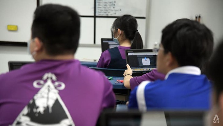 Singapore cấm học sinh trung học dùng điện thoại từ năm 2026