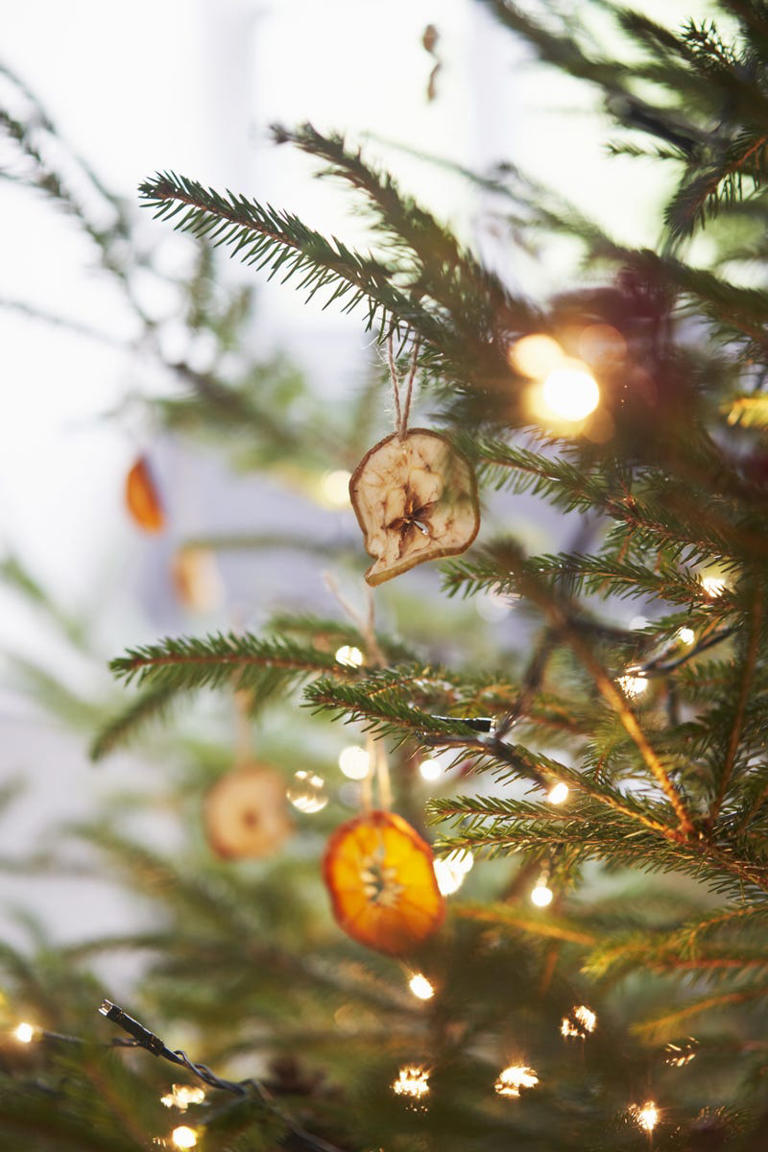 How to decorate the perfect Christmas tree in 3 steps – plus exact ...