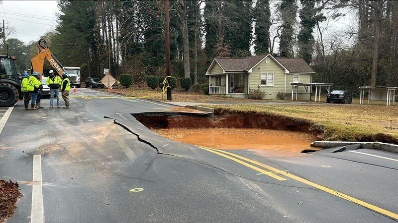Crews continue working to repair broken water main that closed City ...