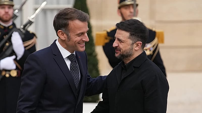 Zelenskyy in Paris for talks with Macron as US-led peace negotiations ...