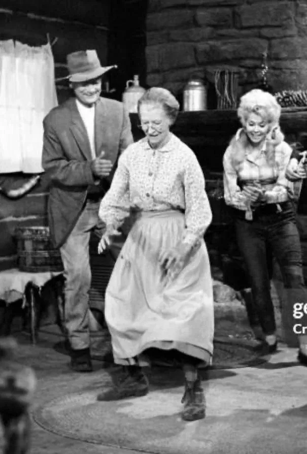 25 Little-Known Secrets from the Beverly Hillbillies Set