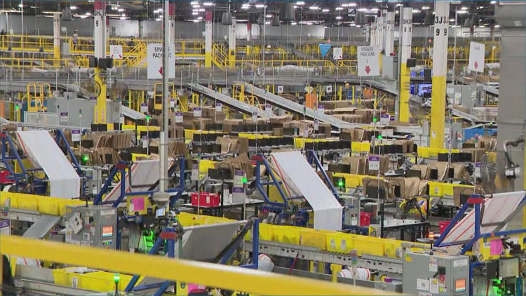 Inside Amazon’s massive Cyber Monday push at its north Houston robotics ...