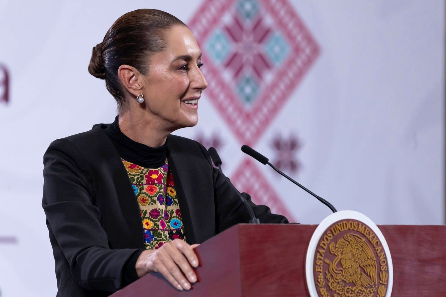 La presidenta <strong>Claudia</strong> <strong>Sheinbaum</strong> en su 'Conferencia del Pueblo' del 1 de diciembre del 2025. | Crédito: Presidencia
