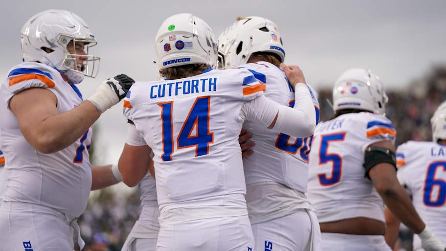 Boise State backup quarterback named Mountain West Offensive Player of ...