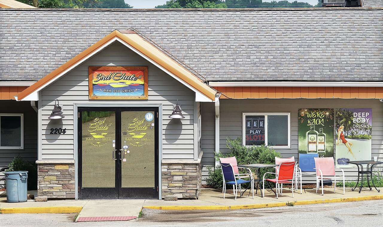 Alton’s 3rd Chute Bar & Grill II closes permanently after Facebook ...