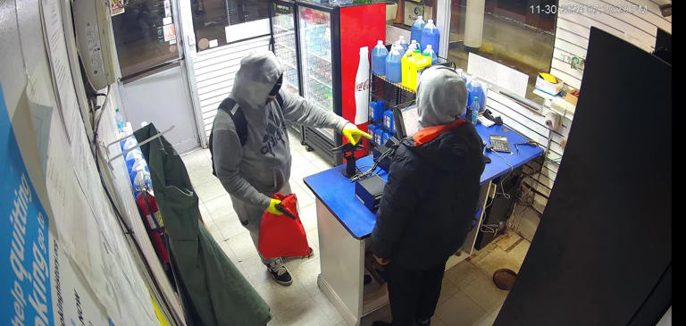 Police arrest Milford man after armed gas station robbery