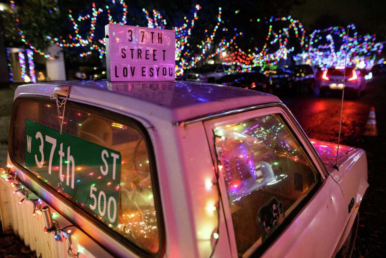 Where to see holiday lights in Austin: A guide to 2025's brightest displays
