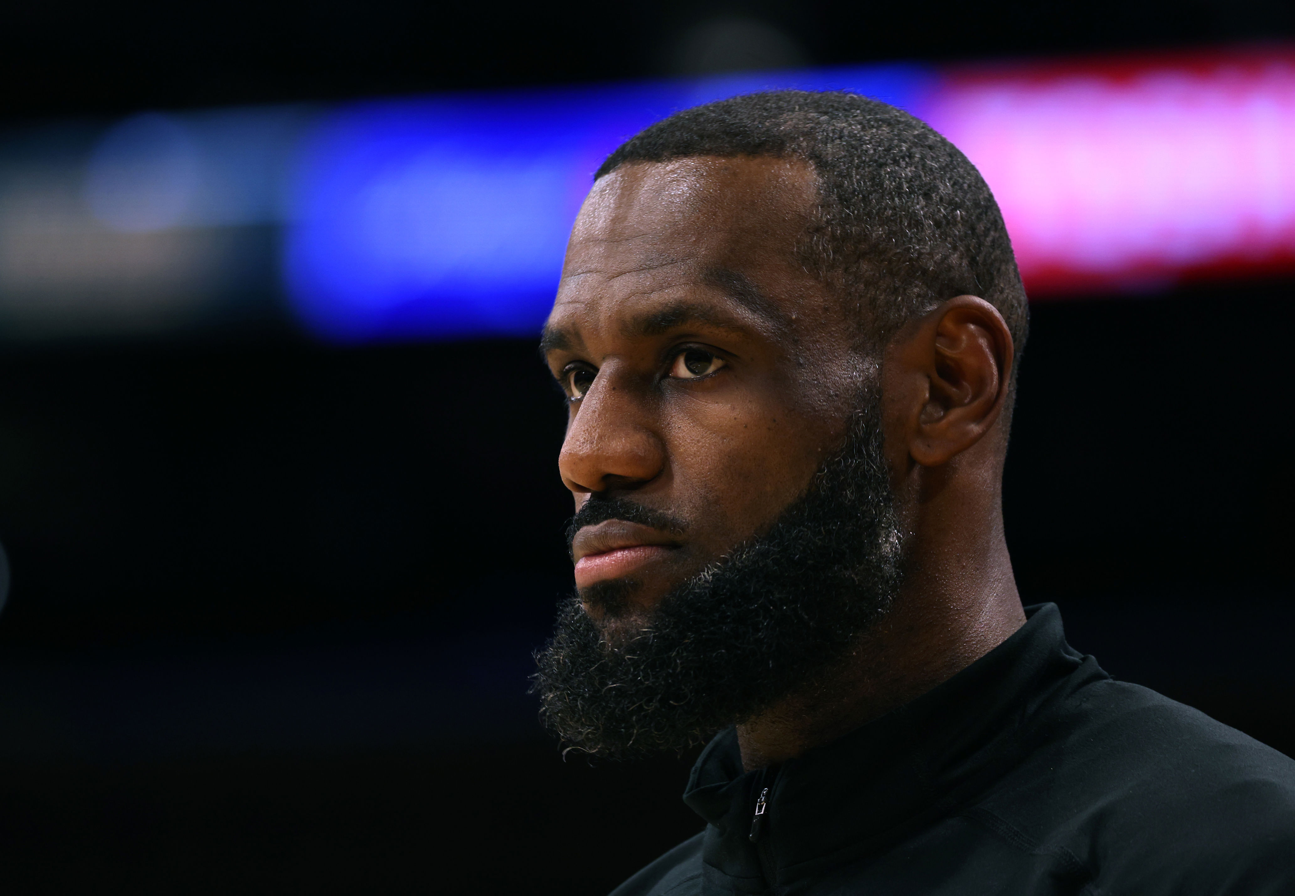 Lakers make important LeBron James decision vs Suns
