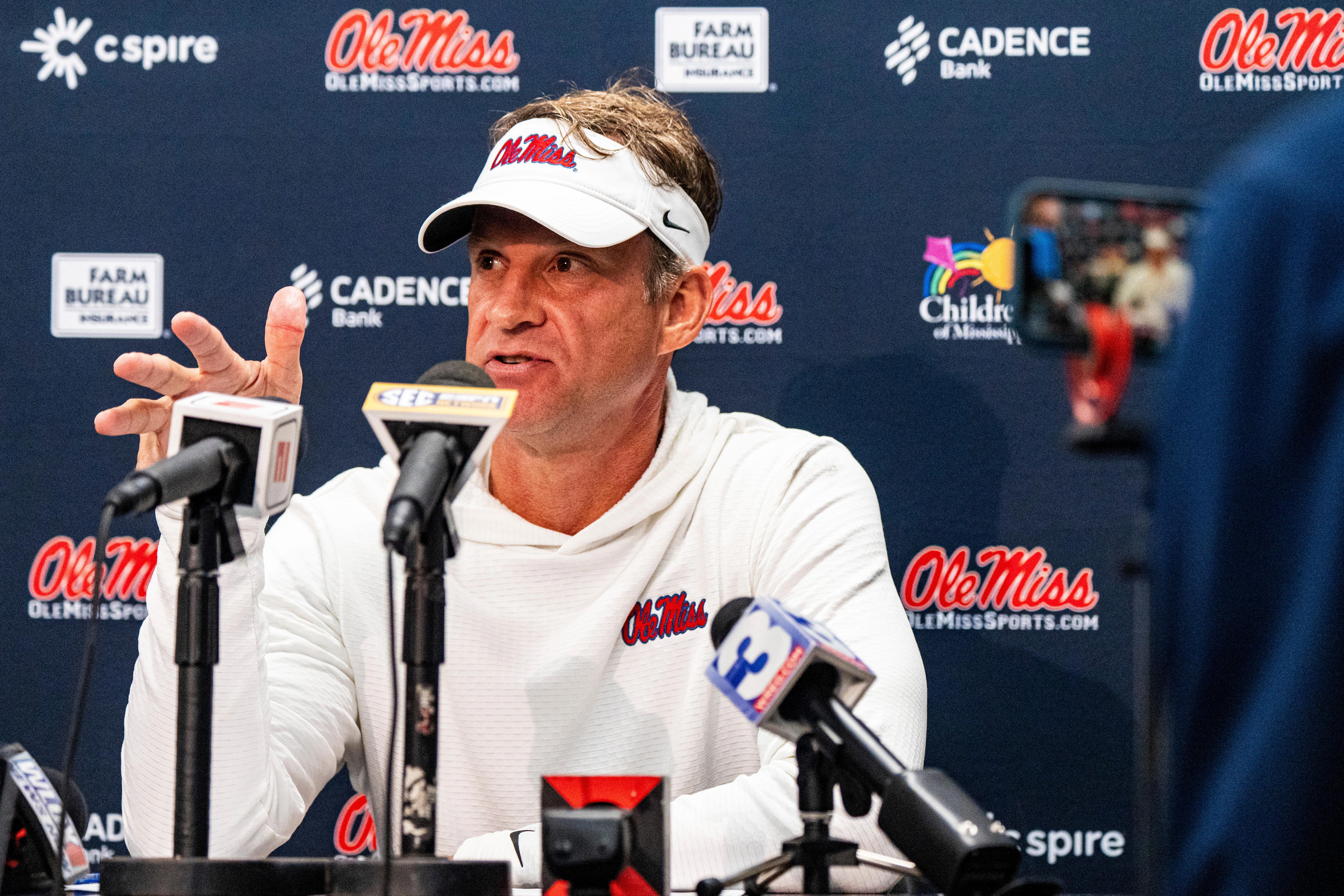 Los 5 juegos más intrigantes en el calendario de 2026 para Lane Kiffin y LSU